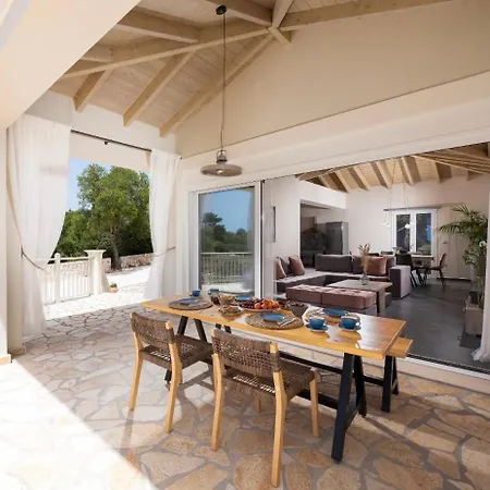 Ionian Mansion فيلة *